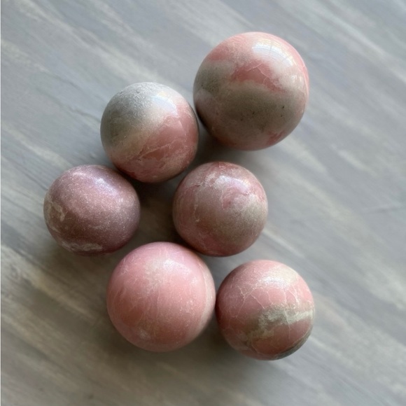 Pink opal sphere - Picture 6 of 9